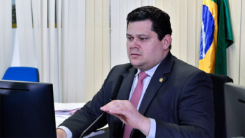 Davi Alcolumbre gira a roleta no Senado