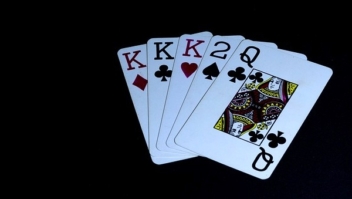 Homem decide parar de jogar jogos com a esposa por estar cansado de perder