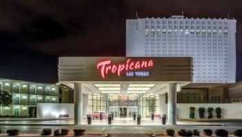 O último dia para uma lenda de Las Vegas chegou: fecha o histórico cassino Tropicana
