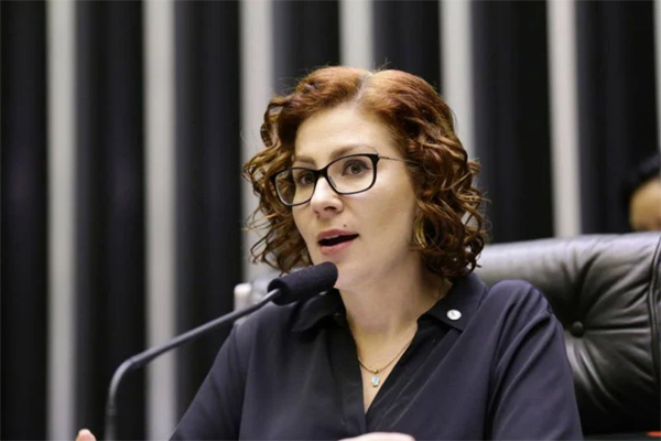 Carla Zambelli apresenta parecer favorável pela aprovação da ‘Loteria Rural Verde’ com premiação de 60% 1