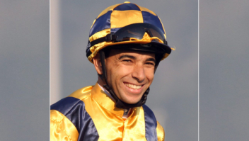 João Moreira é eleito melhor jóquei do ano em Hong Kong