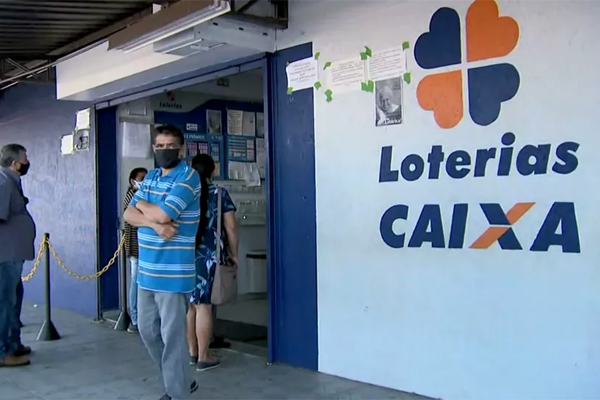 Prêmio de R$ 60 mi da Mega em Mogi Mirim sai para grupo de 53 pessoas com guardas e bombeiros