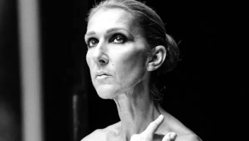 “Ela não consegue mais sair da cama e nem andar”, diz familiar de Celine Dion, após adiamento de shows