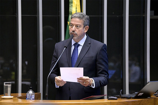 Grupo criado por Lira vai propor 'libera geral' dos jogos de azar