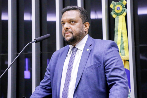 Otoni pede a Lira que PL de jogos de azar tenha votação presencial