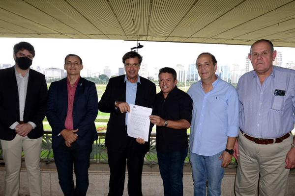 Ministro do Turismo trata de turismo equestre e conhece projeto de restauração do Jockey Club de SP