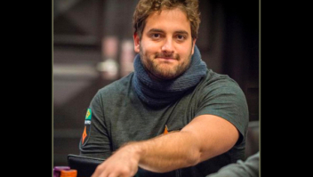 Craque do poker brasileiro é eliminado após all-in triplo em valioso torneio de Las Vegas