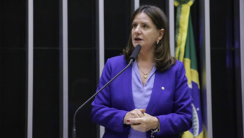 Deputada sugere recursos dos jogos de azar para financiamento do piso salarial da enfermagem
