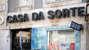 O que é popular – lotarias, apostas desportivas ou casino online?