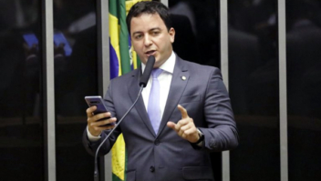 Deputado sugere usar royalties do petróleo para custear piso da Enfermagem