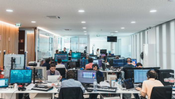 Fabamaq dá bônus de 350 euros para formação e colaborador decide onde investe