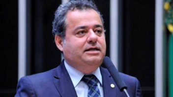 Deputado Danilo Cabral incentiva a regularização dos jogos