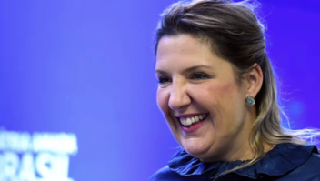 Daniella Marques toma posse como presidente da Caixa e defende banco alinhado com as mulheres 2