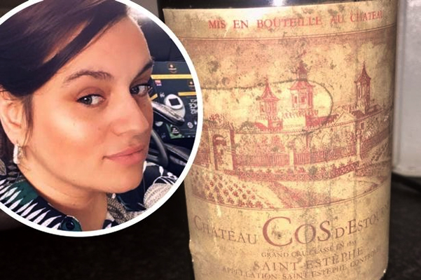 Inglesa ganha garrafa 'velha' de vinho em bingo, descobre que ela é cobiçada e fatura R$ 1.150