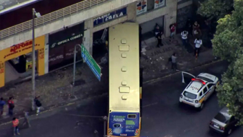 Ônibus bate em casa lotérica, no Centro de BH, e deixa feridos