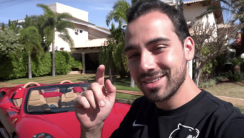 Acuados por polícia, youtubers perdem fortuna para manter sorteio de carros