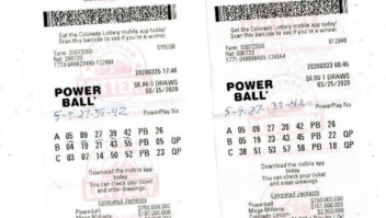 Homem compra três bilhetes para o mesmo sorteio da loteria e ganha três vezes