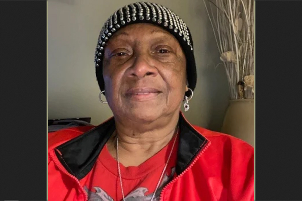 Mulher negra de 71 anos ganhou um jackpot de cinco dígitos e três funcionários de banco se recusaram a descontar o cheque e devolvê-lo