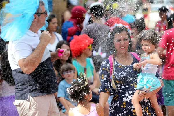 Empresas de apostas esportivas voltam os olhos para o Carnaval