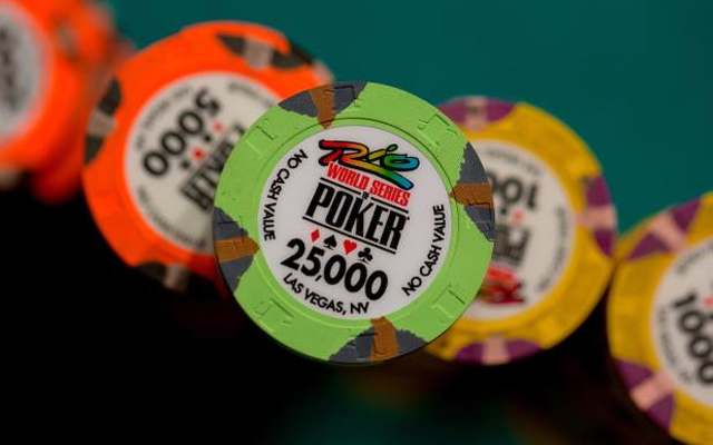 Homem rouba ficha de 25 mil no WSOP Circuiit, vai ao caixa para trocá-la e é banido do cassino