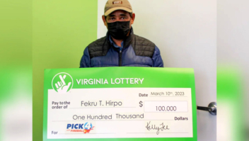 Homem da Virgínia ganha US$ 100 mil depois de comprar 20 bilhetes de loteria vencedores com os mesmos números
