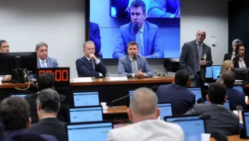 Deputados levam bronca de relator por convocações na CPI das Apostas