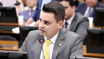 Deputado que foi alvo da PF por corrupção investiga corrupção em CPI