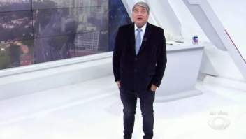 Ao vivo, Datena recebe informação e desafia PCC a dar tiro em sua cabeça
