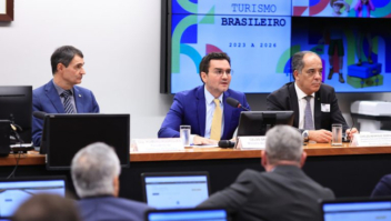 Ministro do Turismo apresenta em audiência pública na Câmara estudo que defende a legalização dos jogos como fonte de receita