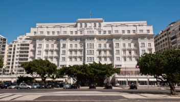 Roleta, revólver e champanhe na mesa de jogos; Copacabana Palace se destacou na era de ouro dos cassinos no país 2
