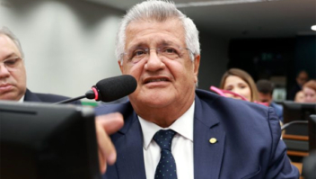 Ministro do Turismo vai à Câmara e defende a legalização dos jogos no Brasil