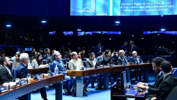 Debatedores divergem sobre 'fantasy games' no marco dos jogos eletrônicos