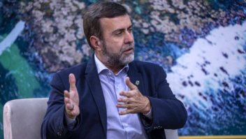 Freixo procura senadores para manter 1% de arrecadação com apostas para Embratur
