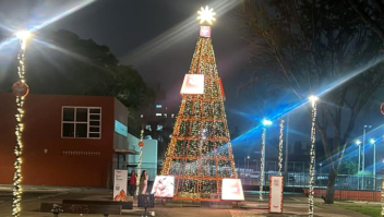 Com apoio de patrocinadores, Athetico-PR realiza ação para decorar praça de Curitiba para o Natal