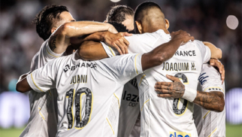 Mesmo na Série B, Santos está mais cotado para vencer o clássico e o título paulista do que o Corinthians nas casas de apostas