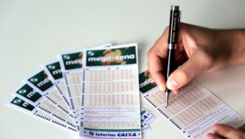 Metade dos ganhadores do prêmio de R$ 62 milhões da Mega-Sena ainda não pediu resgate do valor do bolão