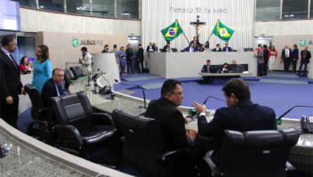 Assembleia Legislativa do Ceará debate regulação de loterias
