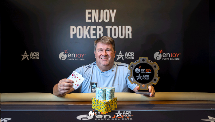 Jogador norte-americano Chris Moneymaker conquista topo do pódio no Enjoy Poker Tour