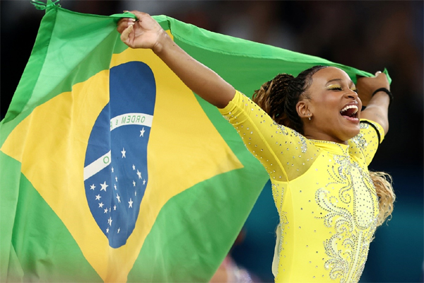 Rebeca Andrade é prata no individual geral da ginástica em Paris 1