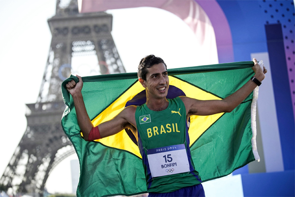 Rebeca Andrade é prata no individual geral da ginástica em Paris 2
