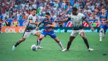 Casas de apostas apontam Fortaleza como favorito contra o Corinthians nas quartas da Sul-Americana