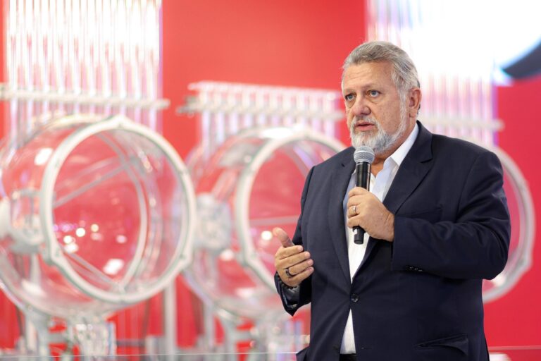 Presidente da Caixa lança nova plataforma de apostas esportivas e loterias online no Brasil