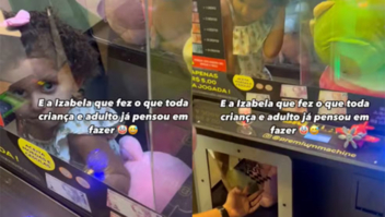 Criança fica presa em máquina de ursos de pelúcias, escolhe brinquedo e mobiliza resgate em SC