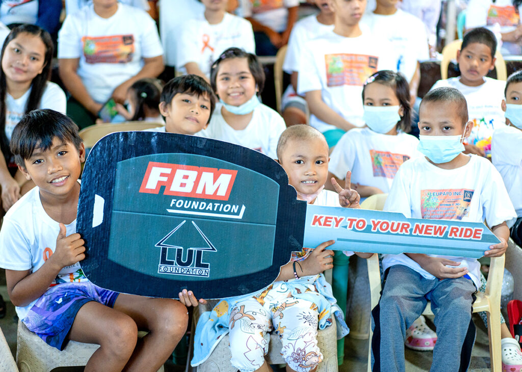 FBM Foundation doa ambulância para melhorar os serviços de saúde da Leupapo Inc. nas Filipinas