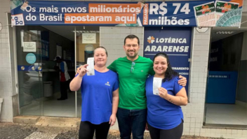 Ganhador da Mega tinha R$ 25 na conta e comprou bolão para ajudar atendente: 'uma pessoa simples'