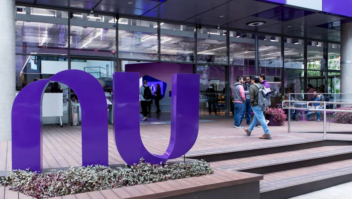 Nubank tenta dissuadir clientes de fazer Pix para bets: "Que tal guardar esse dinheiro?"