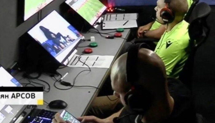 Operador do VAR é afastado após ser flagrado visitando site de apostas durante jogo na Bulgária