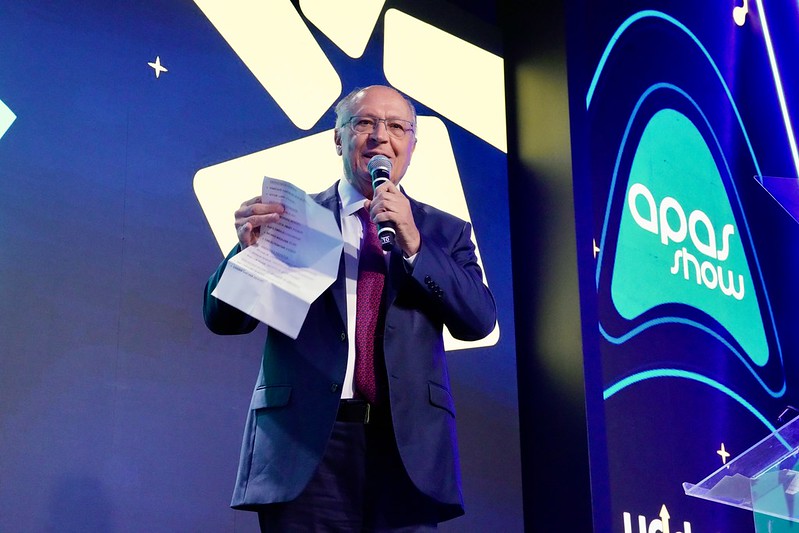Alckmin promete apertar regulação de bets após queixa de supermercados