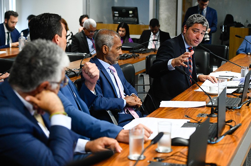 Comissão de Esporte aprova restrições à propaganda de bets