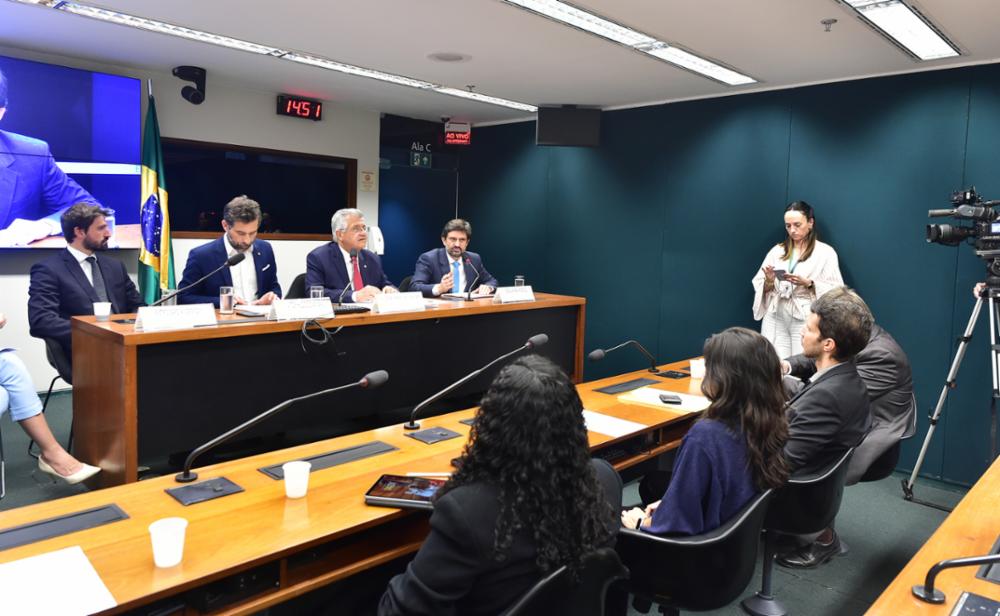 Deputado Bacelar cobra controle sobre apostas ilegais na Comissão de Fiscalização Financeira 8